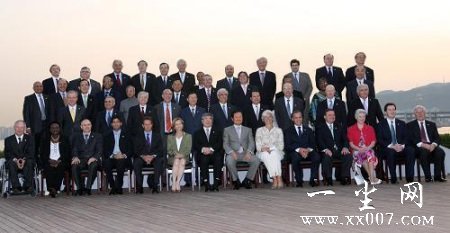 6��4�գ���ϯ��ʮ�����ŲƳ��������г�����ĸ��������ں�����ɽ���ߺ�Ӱ�����գ���ʮ�����Ų��������������г������ں�����ɽ��Ļ�� �»������ ���� ��